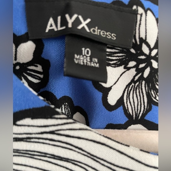 Alyx Blue and White Floral Mini Dress - Picture 7 of 10